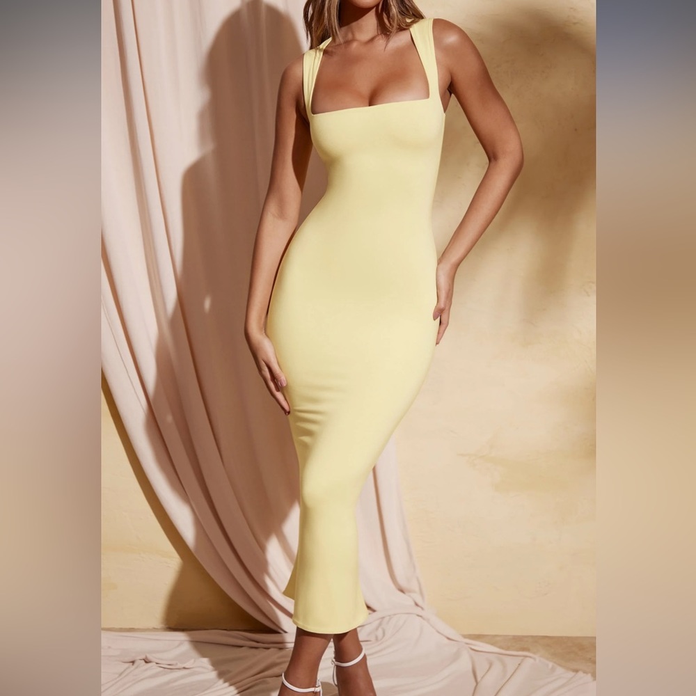 Size 2 (Small) Bodycon Midi Dress in Pastel Yellow